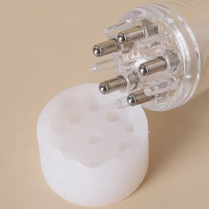Transform Your Hair Care Routine with Our Mini Portable Scalp Applicator Comb! Ideal for Effortlessly Applying Hair Growth Serums and Oils! 🌟💆‍♀️✨